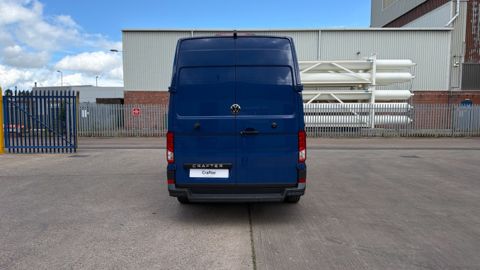 Volkswagen Crafter Cr35 Mwb Diesel Fwd 2.0 TDI 140PS Commerce Plus High Roof Van - Image 8